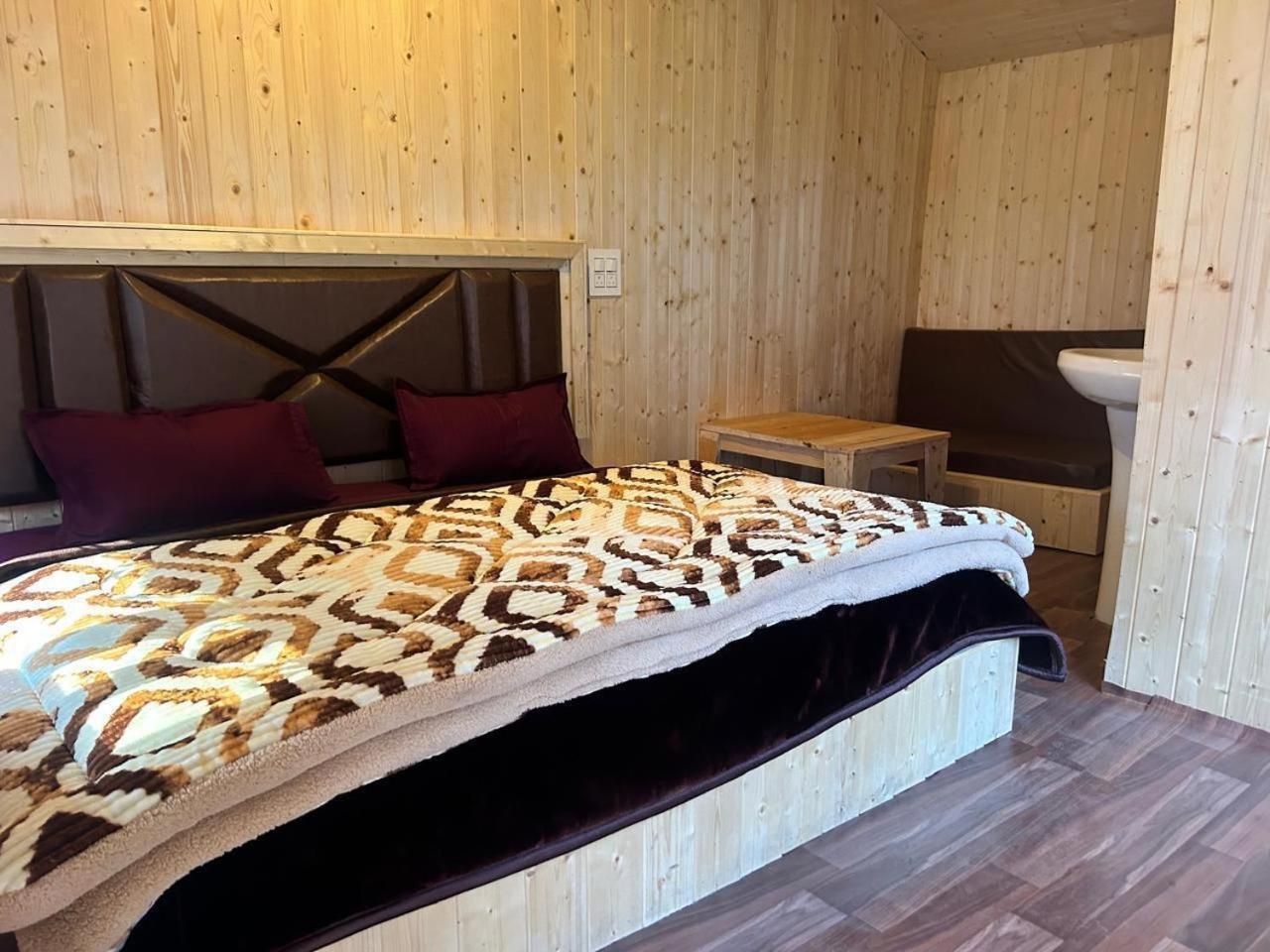 Lord Shiva Dimension Hotel Tosh ภายนอก รูปภาพ